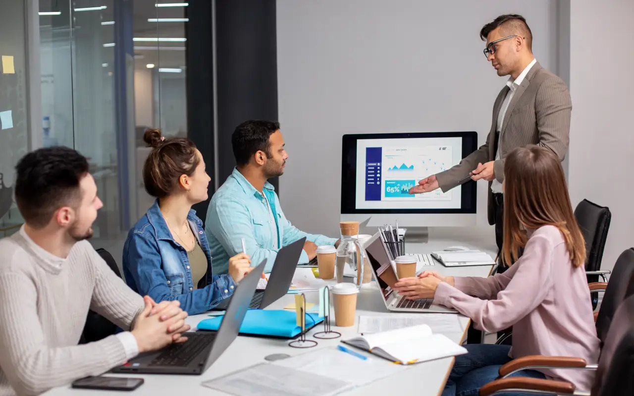 In-House vs Outsourced Appointment Setting: What’s Best for 2025?